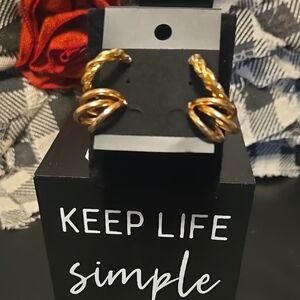 2 Sets Gold Hoop Earrings